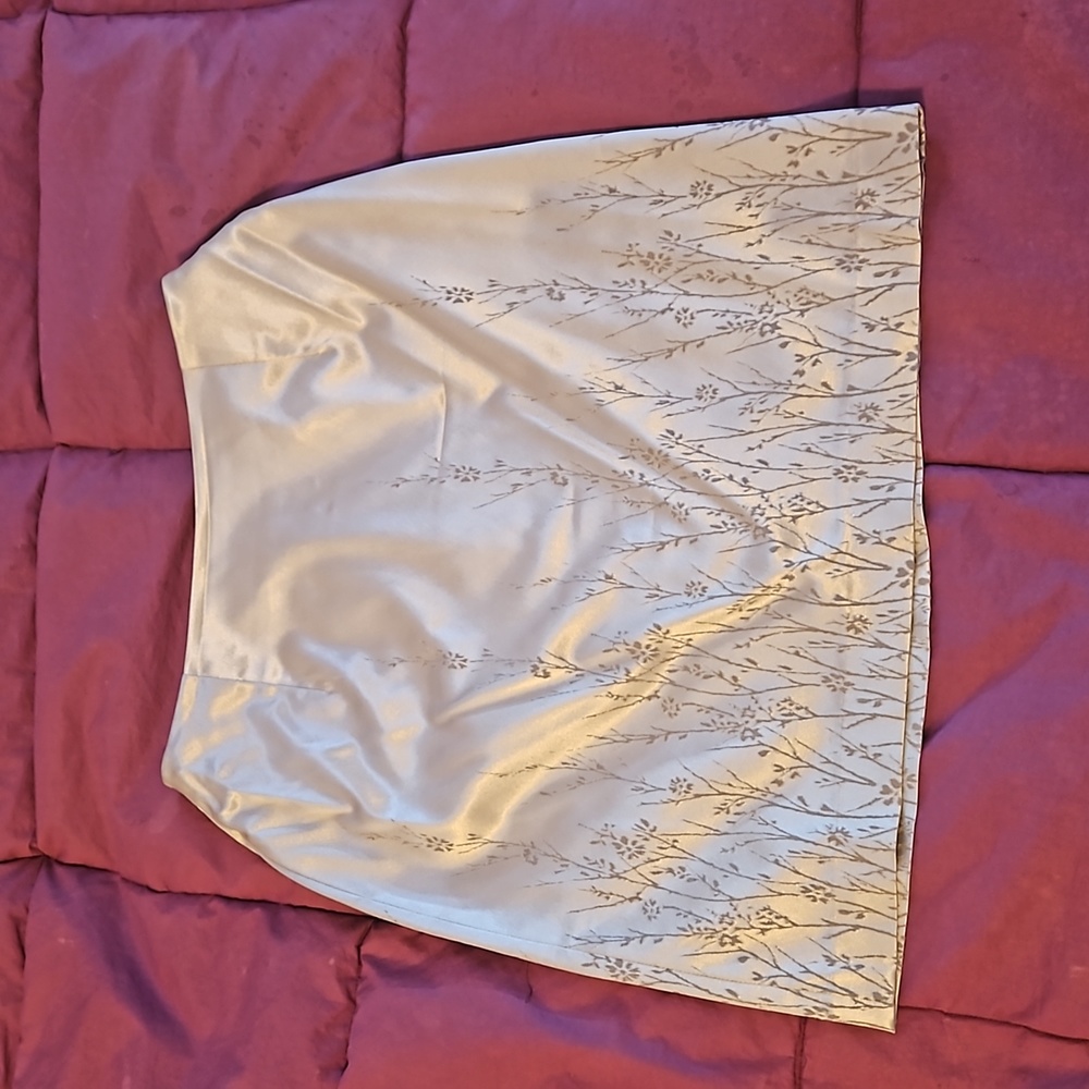 Shiny Silver Stretchy Satin Boutique Europa Burnout Miniskirt size 6 S/M